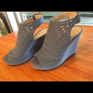 Marc Fisher blue wedges